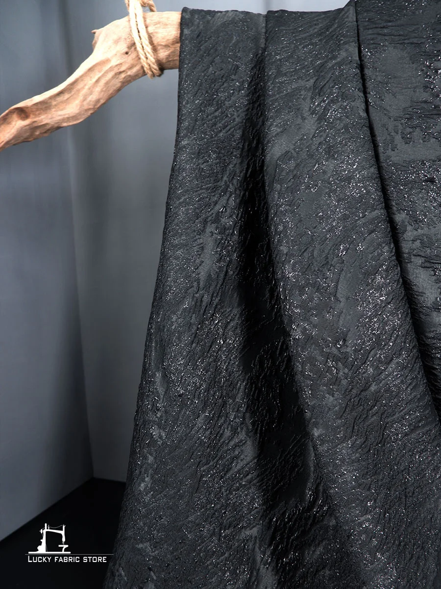 ブラックブレンドダークグレインジャカード生地、明るいシルクエンボステクスチャー、衣類DIYジャケットバッグ、デザイナー生地