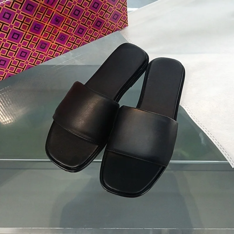 2026 Summer Women's Faux Leather Flat Flip Flops Casual Outdoor Beach Thong Sandals