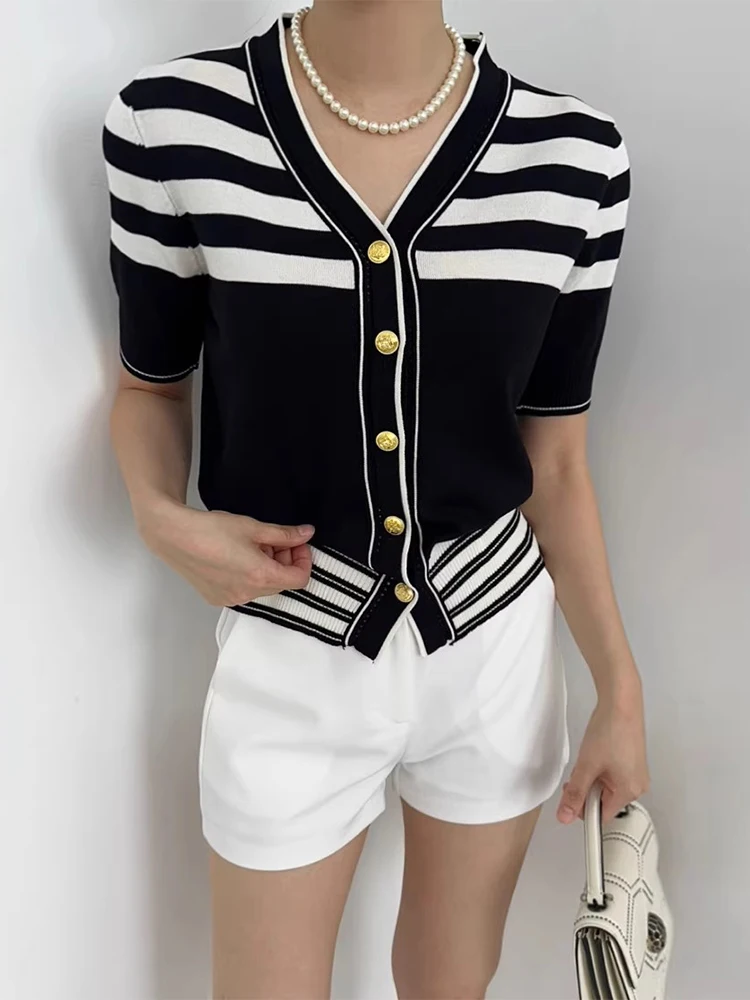 

Liangliang Home Small Fraance Sle Metal Button Striped Knitwear Women's Summer New Retro Color Blo V-ne Versatile Top