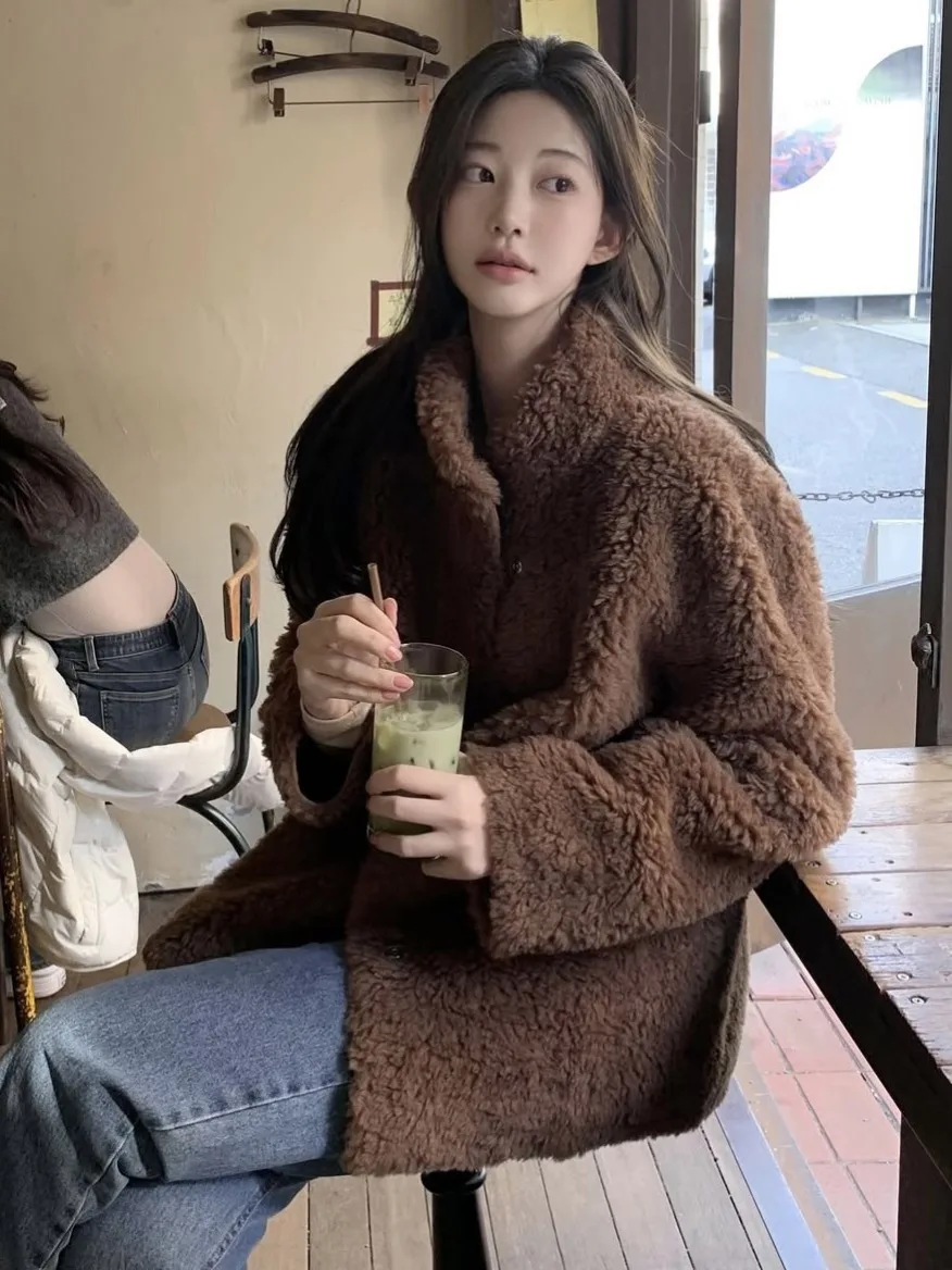 

Soft Wind Stand Collar Fur And Leather Inteated Furry Jaet Women's Loose Lamb Fur Cotton Coat Durable for Daily Wear