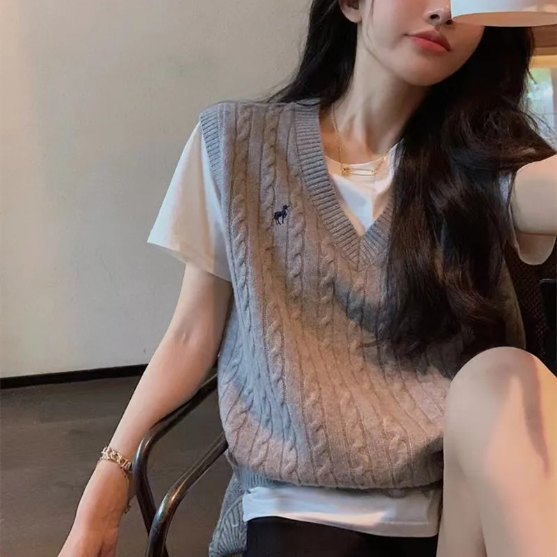 High Quality 2024 Embroidery V-neck Knitted Vest Women Vintage Solid Pullover Cable Sweater Korean Retro Spring Loose Tank Tops