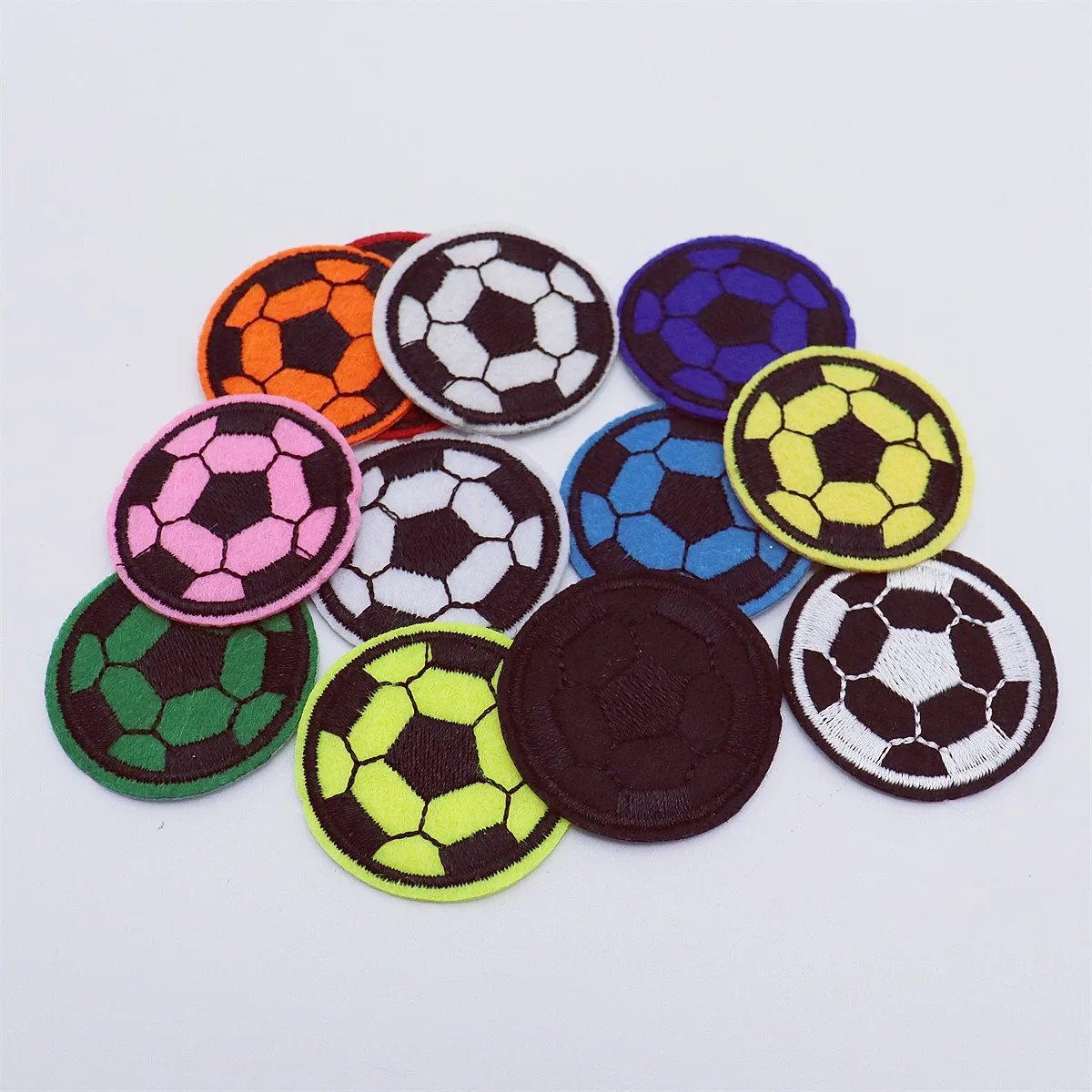 12pcs Round Football Soccer Patches Iron On Sewing Embroidery Badge Sticker For DIY Clothes Decoration Garment Appliques