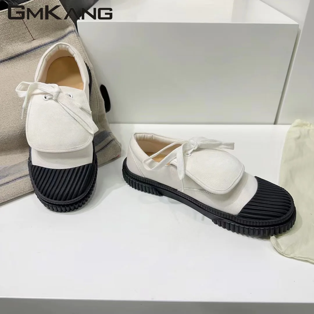 2023 New Canvas Shoes Women Casual Flat Shoes Man Lace Up Round Toe Black White Shoes Comfortable Sneakers Couple Shoes