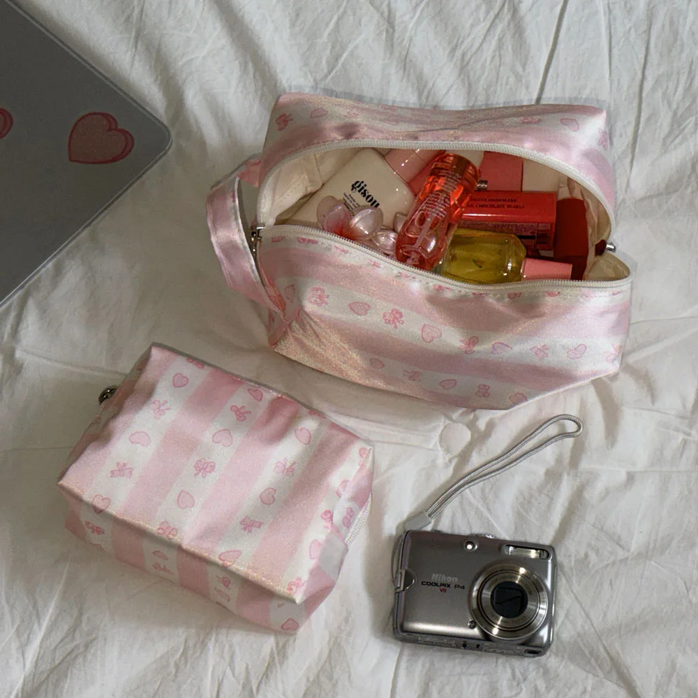 Ins New Leopard Pattern Y2k Satin Like Silk TextureCute Travel Makeup Bag Storage Bags Washbag Handheld Storage Camera Bag view 2