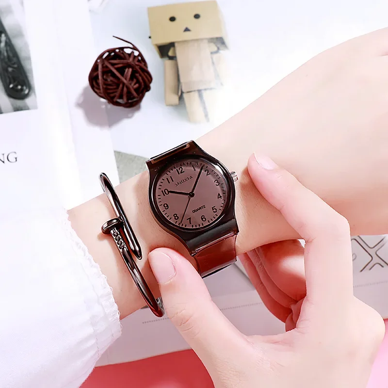 

New Fashion Top Brand Quartz Watch Minimalism Style Ladies Quartz Wristwatch Simple Black White Watches Clock Relojes Para Mujer