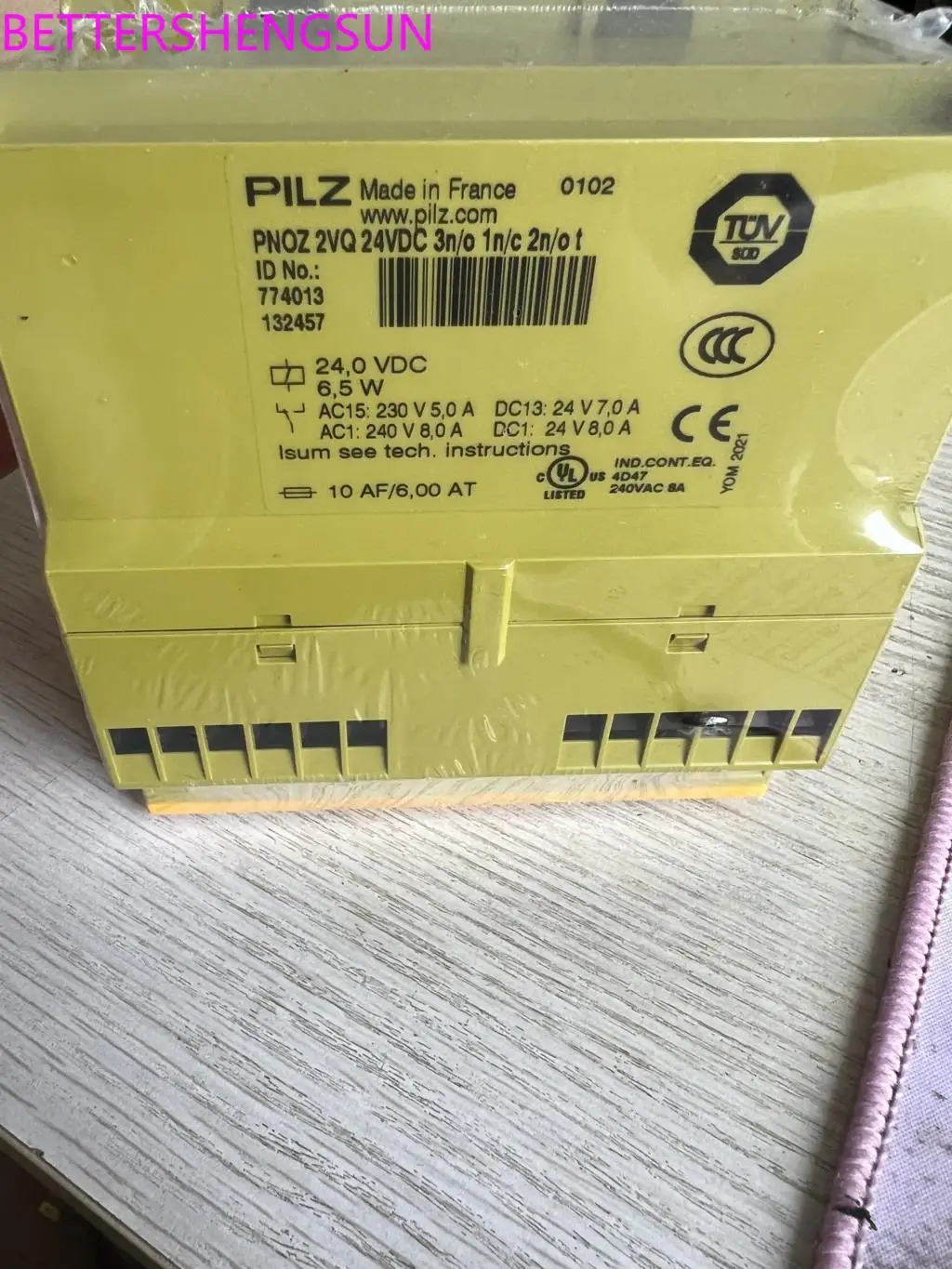 Original Pliz safety relay PNOZ 2VQ 24VDC order number 774013