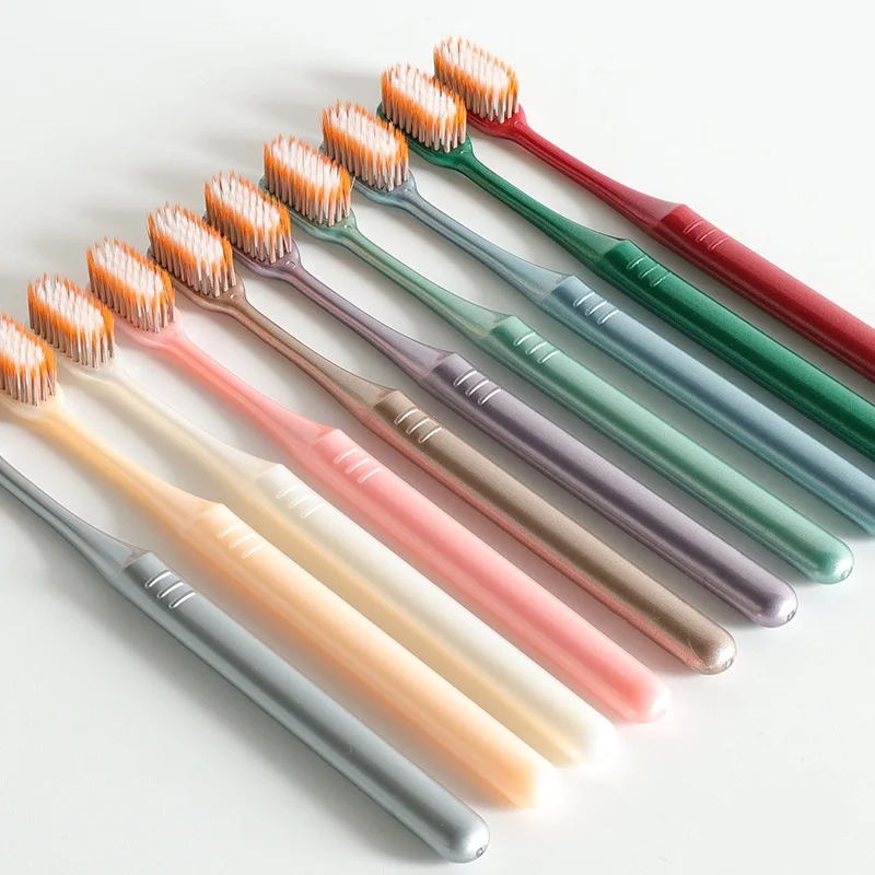 10 Toothbrushes in a Gift Box with Random Colors, New Year Toothbrush Gift Set, Light Luxury Gift Box with 10 Soft-Bristle Simple Adult Toothbrushes, High-End Simple Toothbrushes for Home, Outdoor Travel, Office Essentials, Convenient Toothbrushes