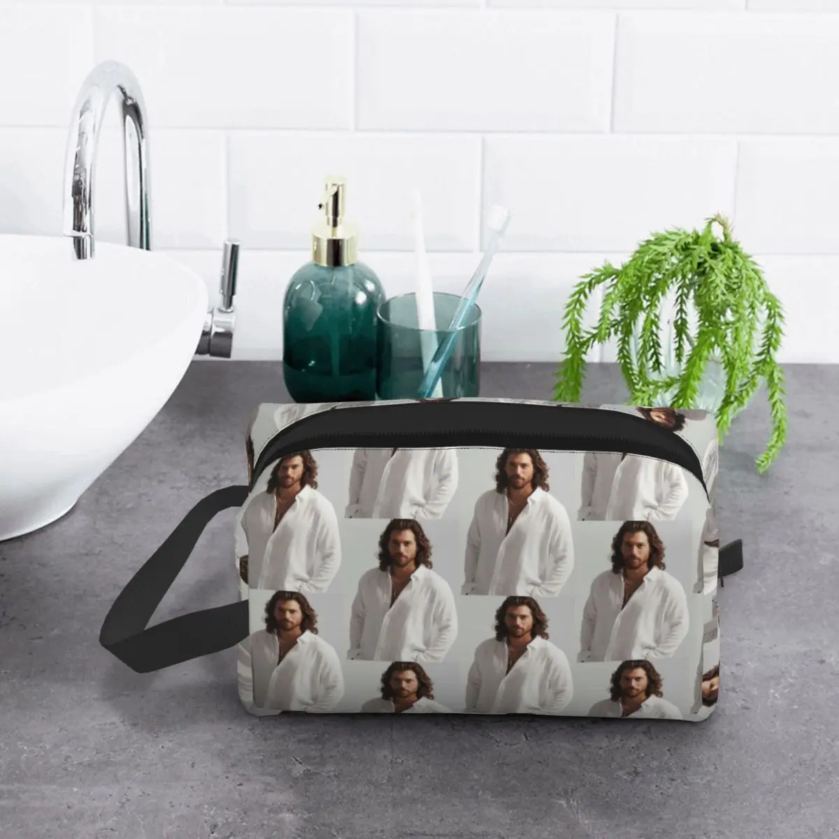 Actor Can Yaman Photo Makeup Bag Cosmetic Organizer Storage Dopp Kit Toiletry Cosmetic Bag for Women Beauty Travel Pencil Case