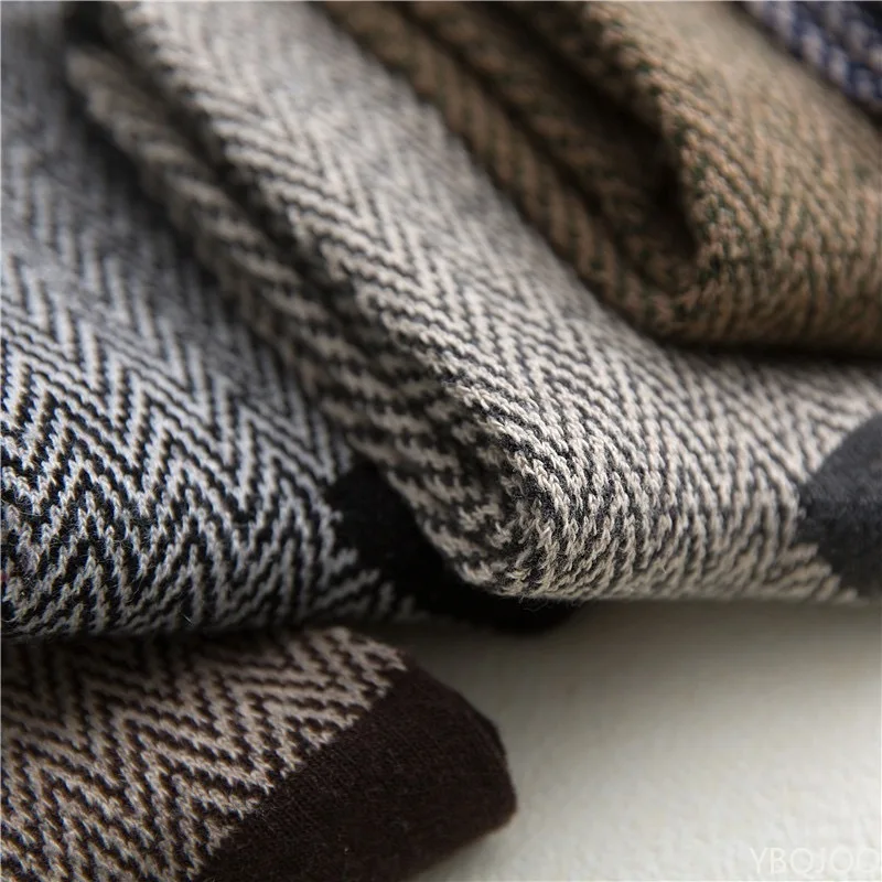 5 أزواج من الجوارب الرجالية الدافئة متعددة الاستخدامات لخريف وشتاء جديدة للرجال في منتصف الأنبوب كاجوال مريحة على الطراز العرقي المموج