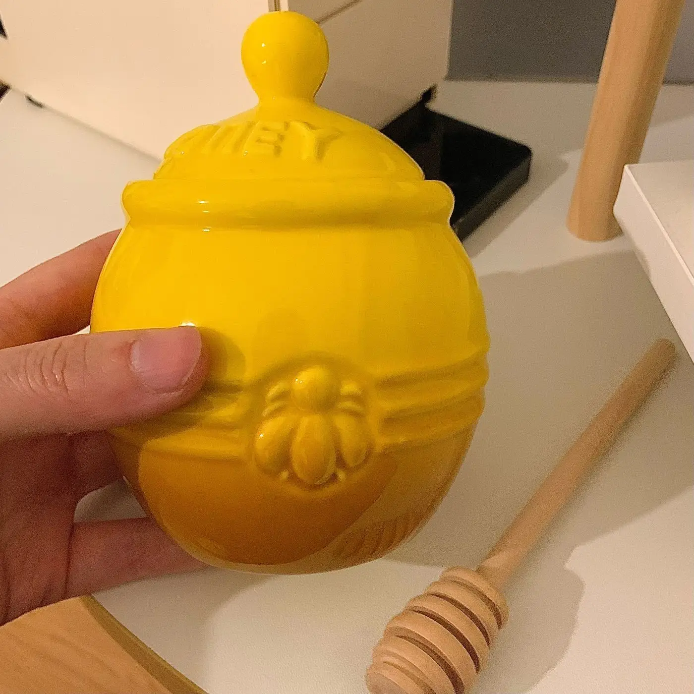 Instagram Creative Ceramic Honey Storage Can Seasoning Can with Wooden Stirring Rod Vintage Kitchen Storage Can with Lid