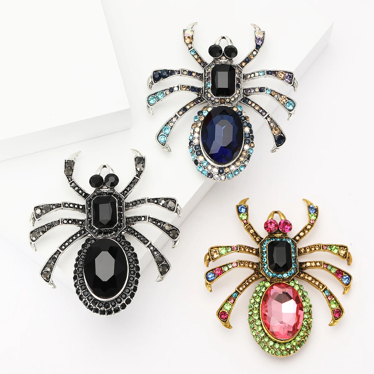 Vintage Rhinestone Big Spider Brooches for Women Unisex Insect Pins 3-color Available Casual Party Accessories Gifts