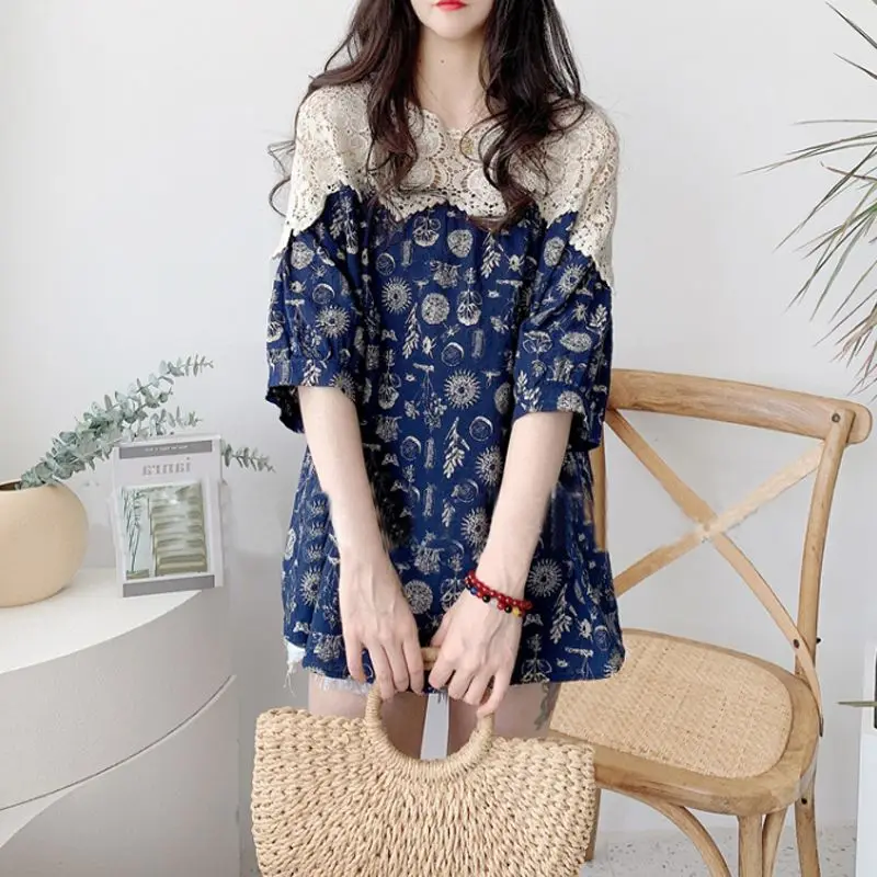 Female Vintage Mori Girl Style Printed Shirt Spliced Stylish Lace Hollow Out Sweet Summer Half Sleeve Casual Loose O-Neck Blouse