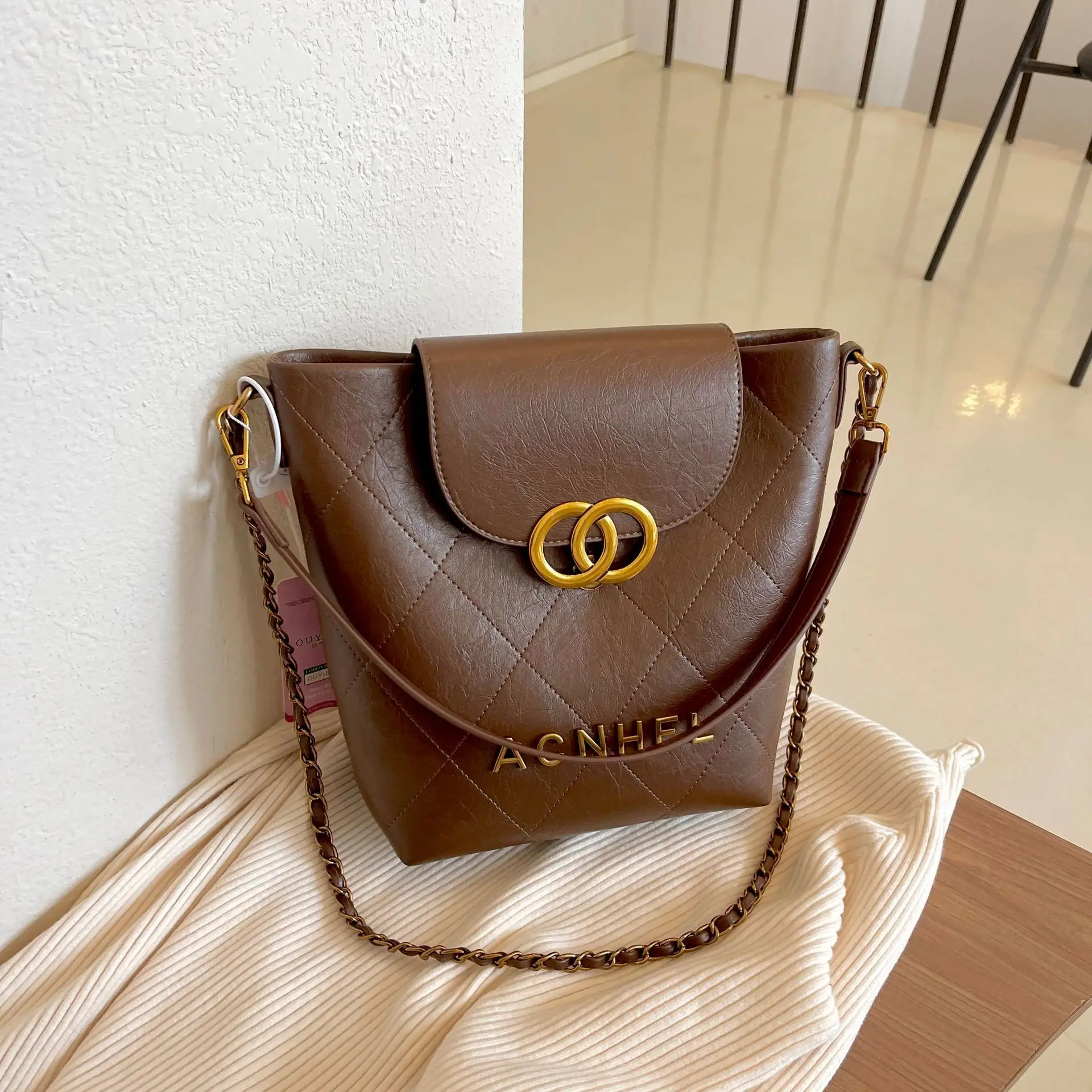 

Vintage Waxed Leather Bucket Bag, Distressed Crossbody Bag with Chain, Retro Soft Shoulder Bag for Women, Top Handle Purse