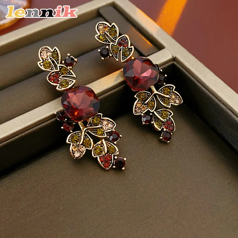 Women's Retro Square Leaf Diamond Necklace Set, Vintage Luxury