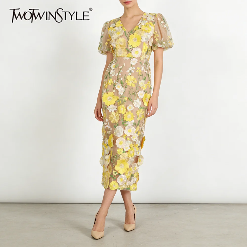 TWOTWINSTYLE 히트 컬러 스플라이스 자수 우아한 여성용 드레스 V넥 반팔 튜닉 패치워크 3D 꽃무늬 드레스