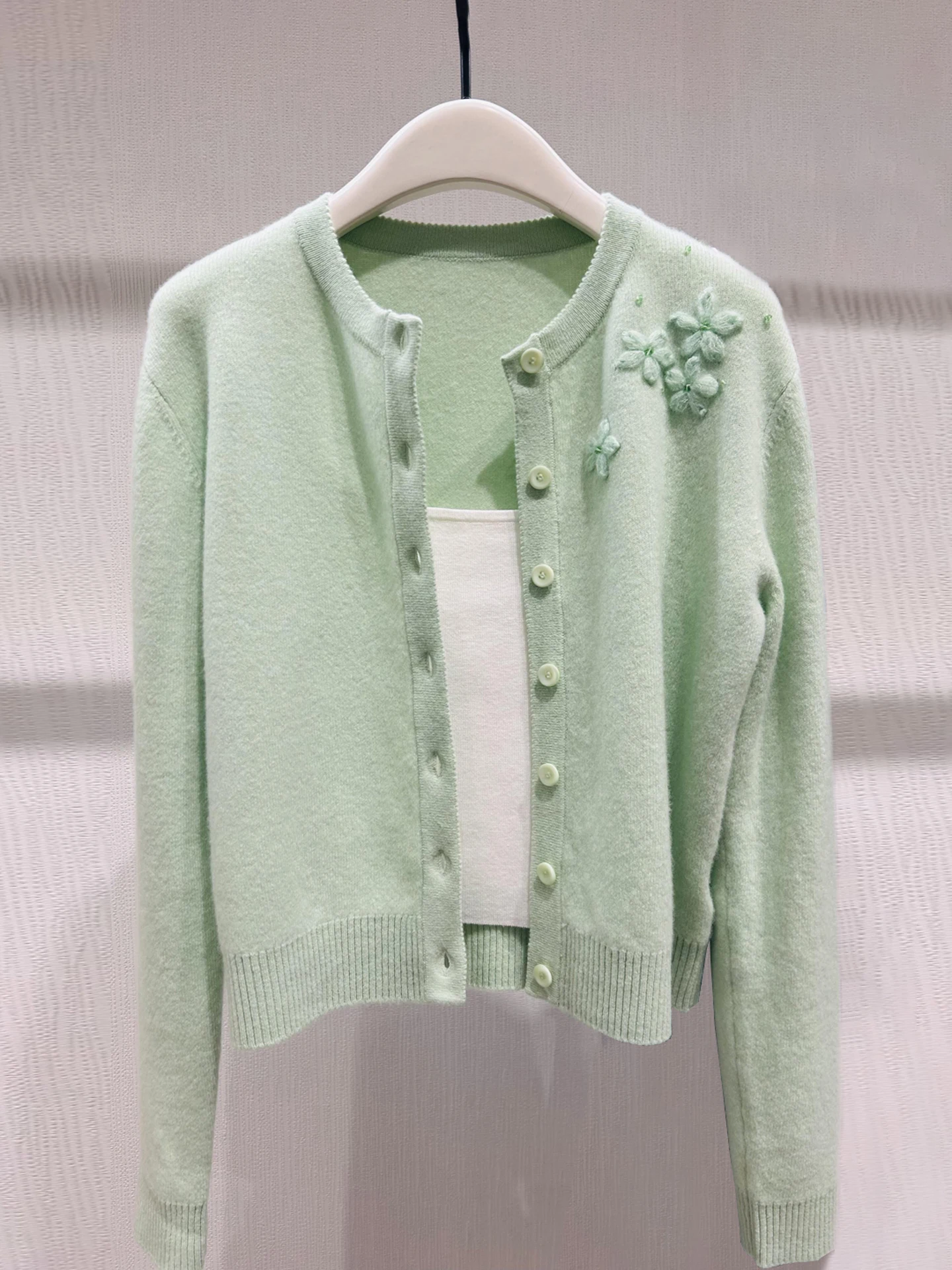 

Spring 2026 Floral Knitted Sweater Cardigan Soft Medium Stretch Commute Style Long Sleeve round Neck Coat for Ladies