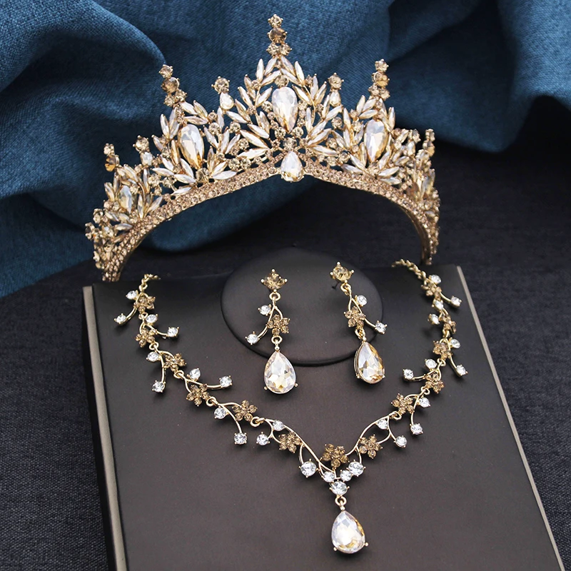 Thumbnail 3 - #31 Best Bridal Jewelry Sets to Buy In 2026