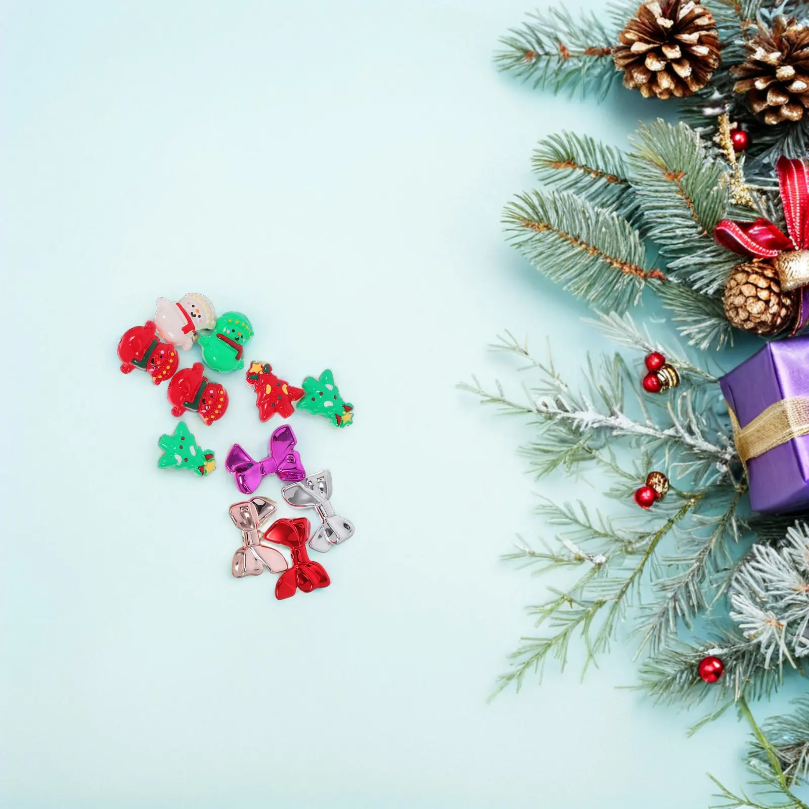 

24 шт. пластиковых бусин ручной росписи для создания брелоков, браслетов и украшений своими руками: красные, зеленые, с изображением снеговика, тыквы, банта.