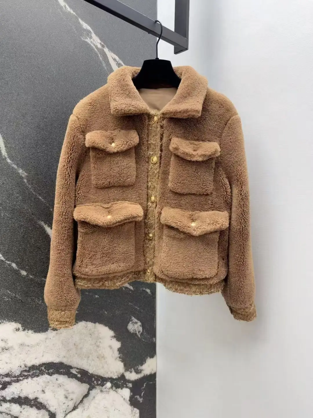 

New autumn and winter products: woven and wrapped teddy eco-friendly fur coat, spliced woven fabric design for women's clothing