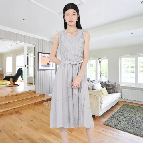 

Miyake New Sleeveless Handmade Pleated Dress Pleated Casual Plisse Round Neck Pullover Solid Color Waist Strap Pleated Skirt