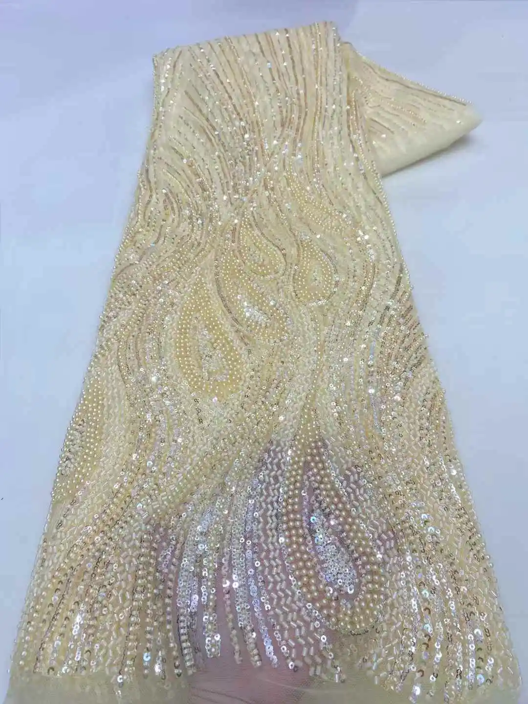 Tessuto di pizzo con perline a mano di lusso Tessuto da sposa Tessuti da sposa di fascia alta Perline di paillettes nigeriane francesi ricamate su tulle 5 metri