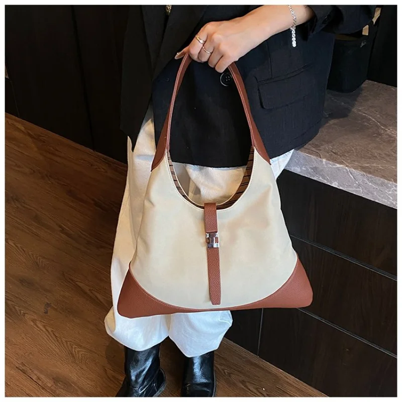 

Ladies Hand Bags Made Of Sheepskin Leather Featuring Classic Brussels Casual Vintage Neat Lightweight Look​