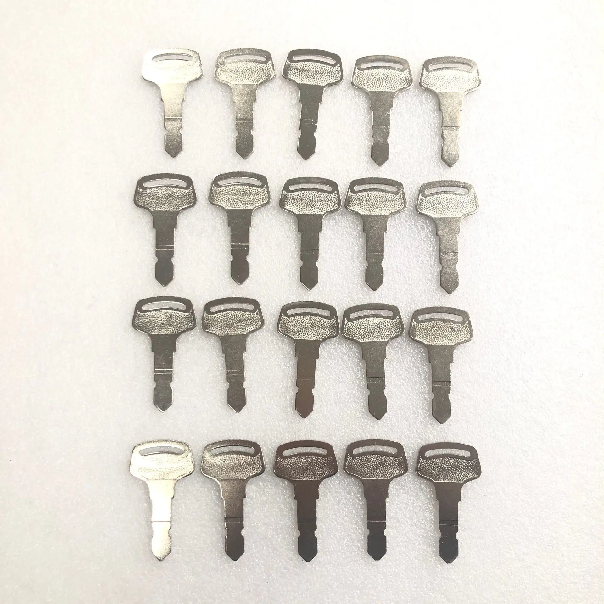 

20 Pcs 63700 Tractor Replace Key For Case New Holland Kubota B Series 6C040-55432 15248-63700