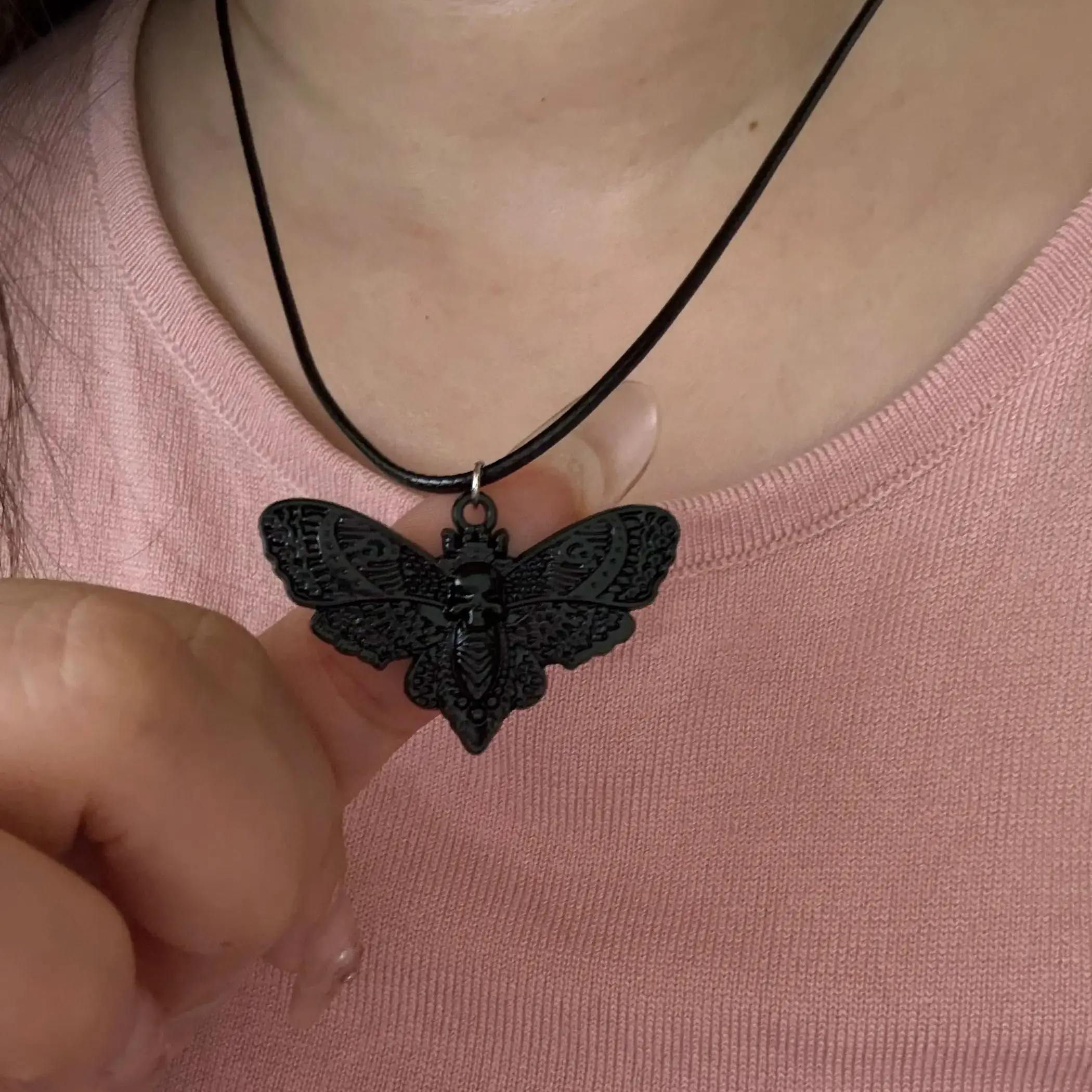 

Gothic Punk Necklace Dark Charm Clavicle Chain Hip Hop Moth PU Rope Necklace Jewelry Gift Party Choker