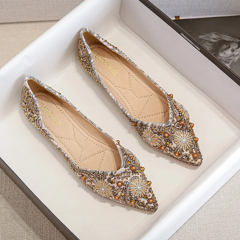 Women Flat Loafers Fashion Rhinestone Rivets Casual Work Shoes Female Light Soft Bottom Moccasins Plus Size Boat Shoes 2026