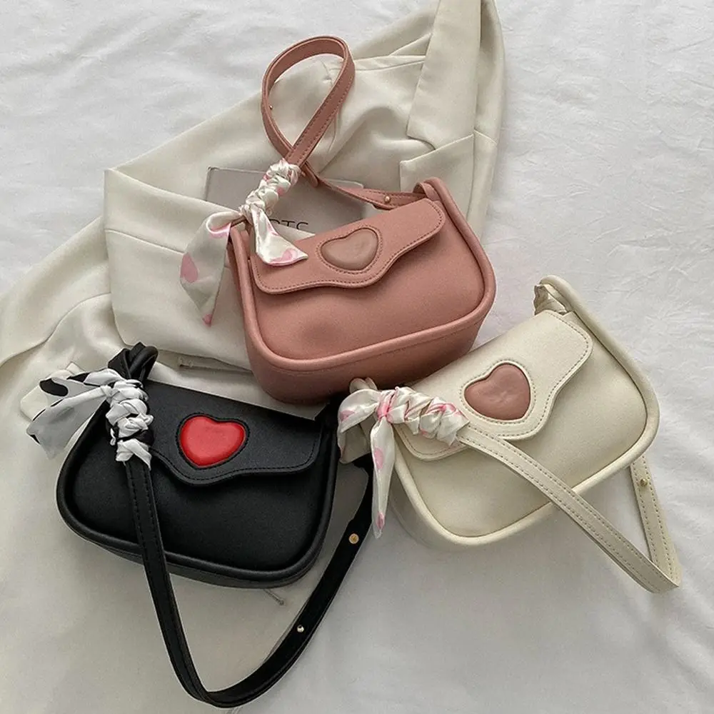 Leisure PU Leather Saddle Shoulder Bag Love-heart Adjustable Crossbody Bag with Scarf Large Capacity Handbag for Women