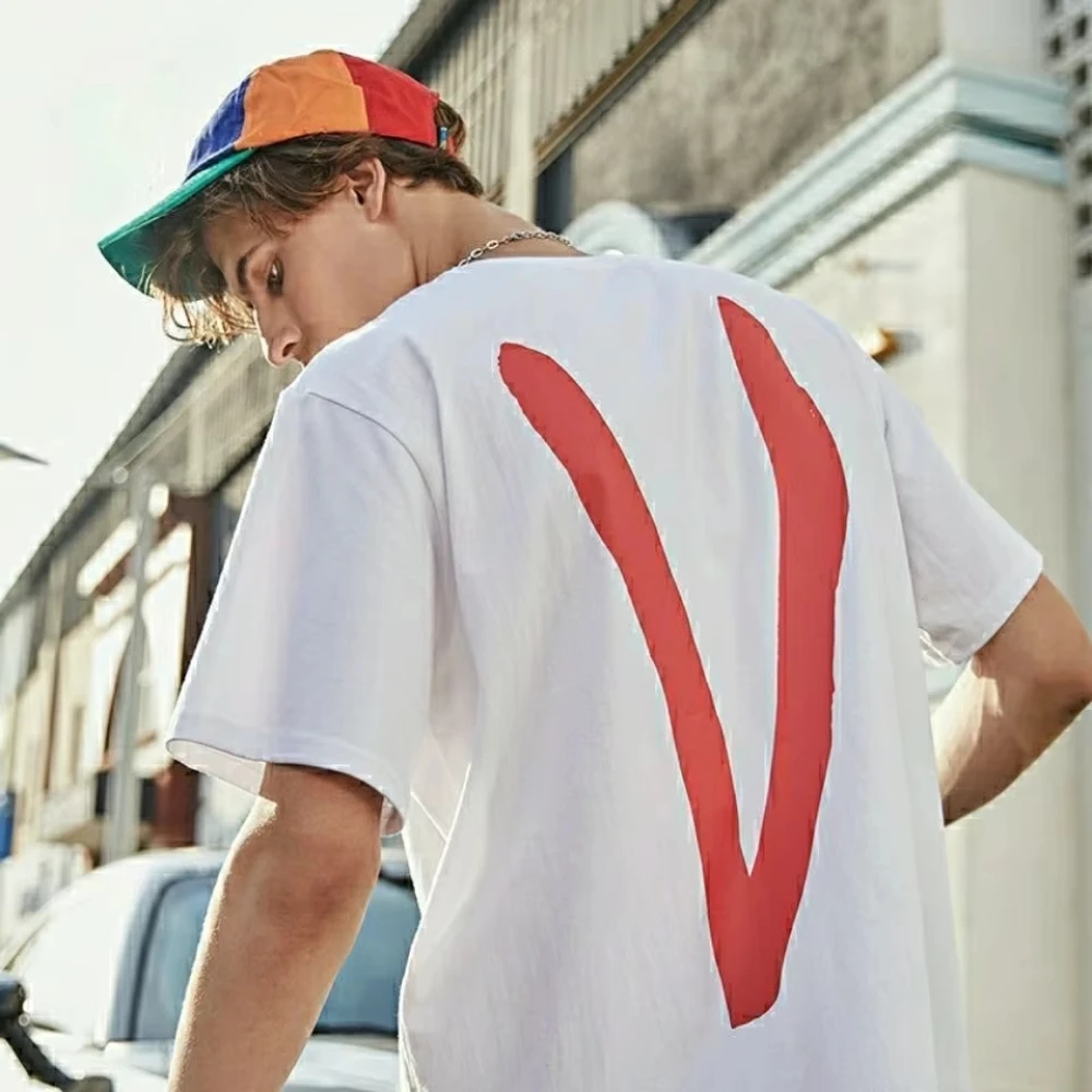 2026 VLONE LIFE Mens Womens Minimalist Red V Graphic T-shirt Retro Hand Paint Bold Symbol Back Print Short Sleeve Cotton Top