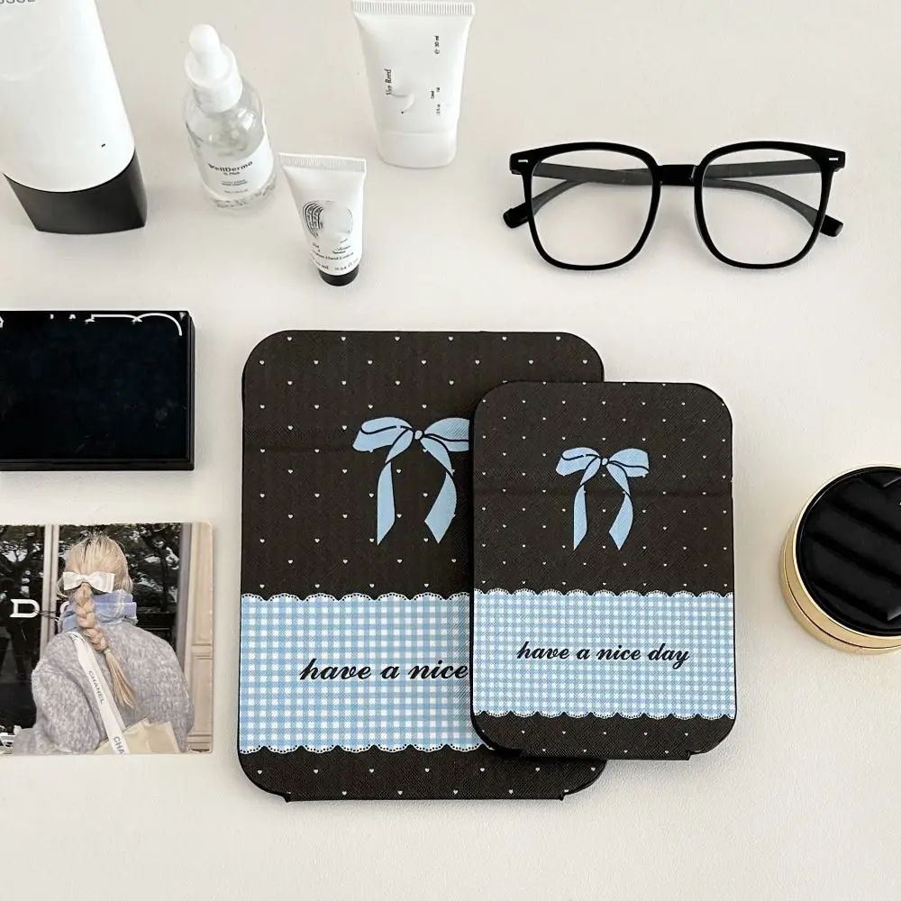 Pu-Leder-Desktop-Standspiegel, rosa Schleife, kompakter Kosmetikspiegel, zusammenklappbarer Make-up-Spiegel, leicht, leicht zu tragender Kosmetikspiegel