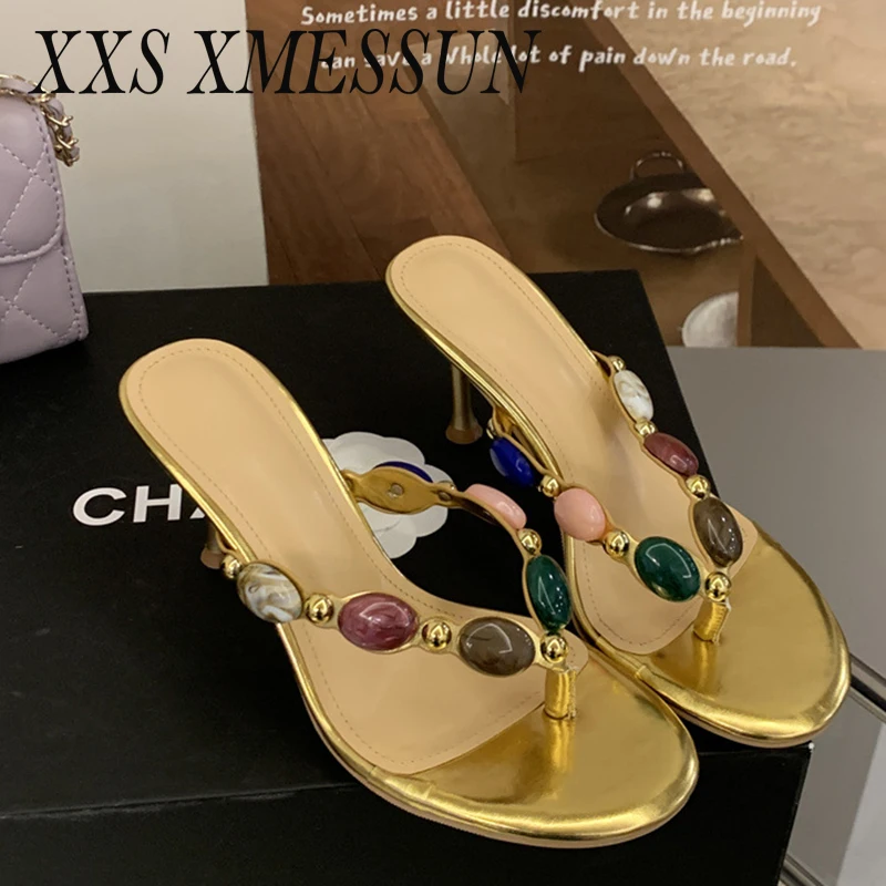 

XXS XMESSUN Retro Slippers Colored Gemstone High-Heeled Flip Flops Women's 2026 Summer New Sexy Slim High-Heeled Flip Flops