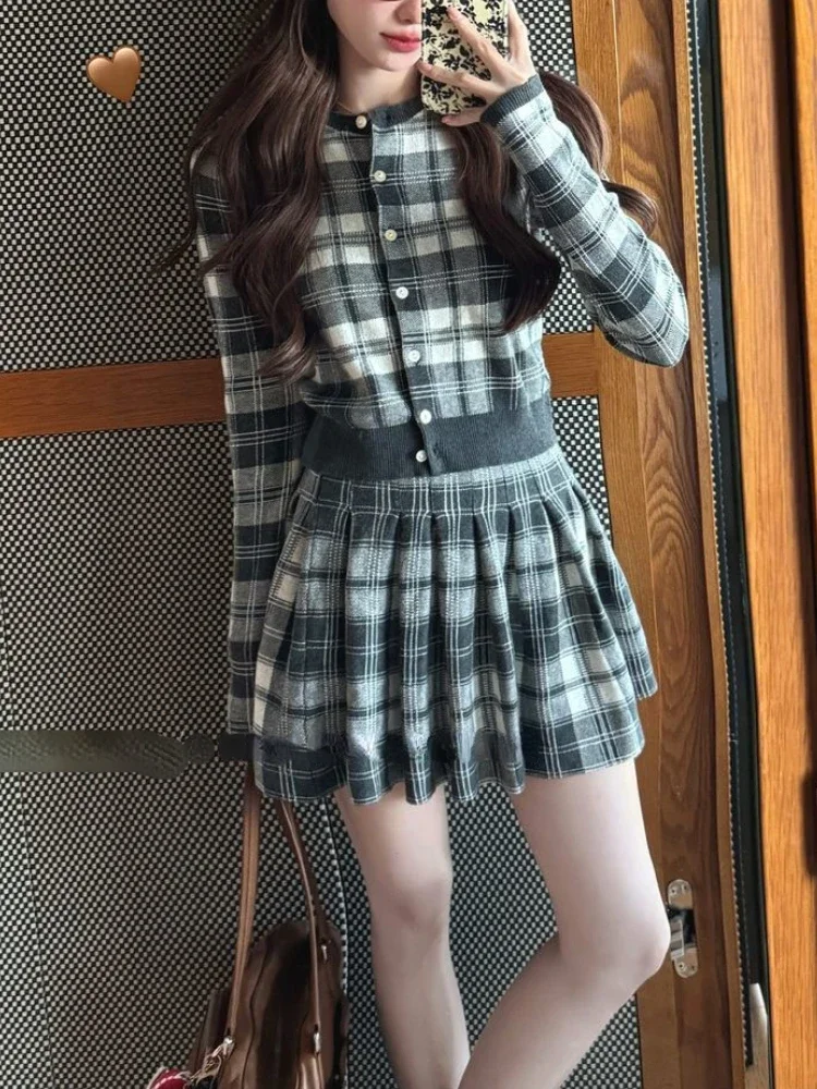 

Autumn Korean Sweet College Style Knit Suit Women Plaid Cardigan + Pleated Skirt Sets Vintage High Waist Slim Two Piece Sets New