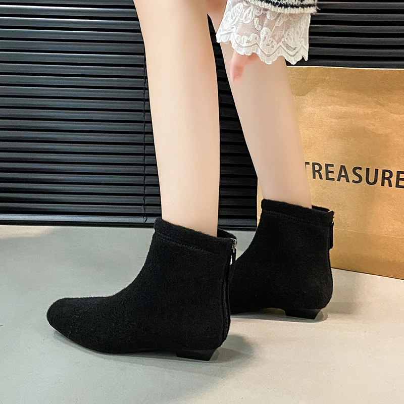 Suede Women Flats Ankle Boots Pointed Toe Designer Shoes 2025 Trend Fashion Winter Boots New Goth Cozy  Chelsea Botas Snow