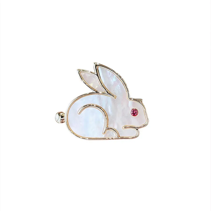 Simple and cute red eyed jade rabbit brooch female little white rabbit zodiac zodiac pin suit with anti glare effect