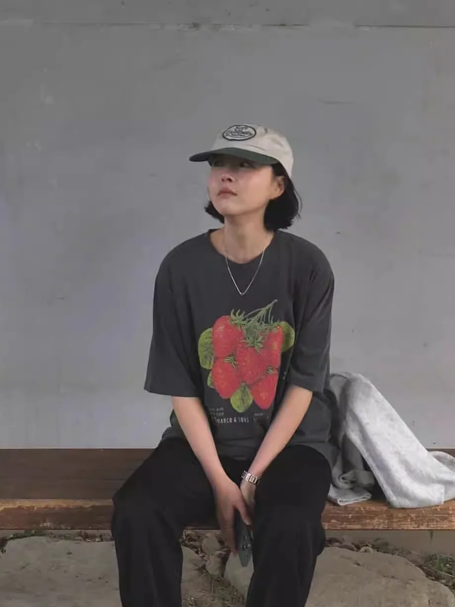 

Удобная хлопковая футболка ort Sve, женская свободная летняя повседневная футболка с принтом клубники, универсальный дышащий топ