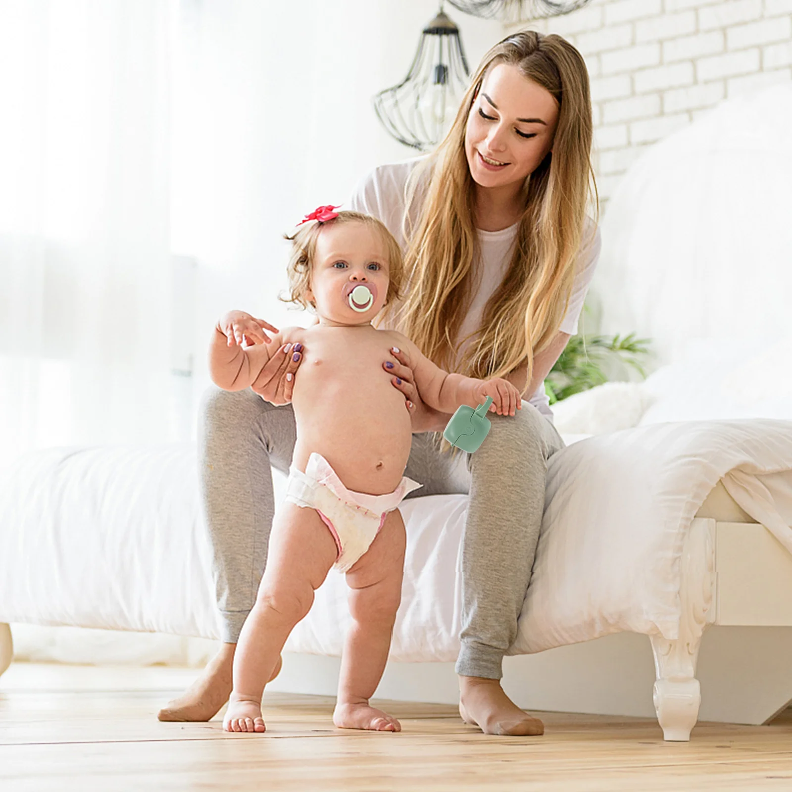 

4Pcs Portable Baby Pacifier Storage Box Dustproof Food-Grade PP Material Highly Sealing Easy Clean Pacifier Storage Box