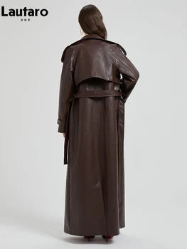 Lautaro 春秋エクストラロングブラウン Pu レザートレンチコート女性のためのサッシ高級シックなオーバーコート滑走路ヨーロッパファッション 2024
