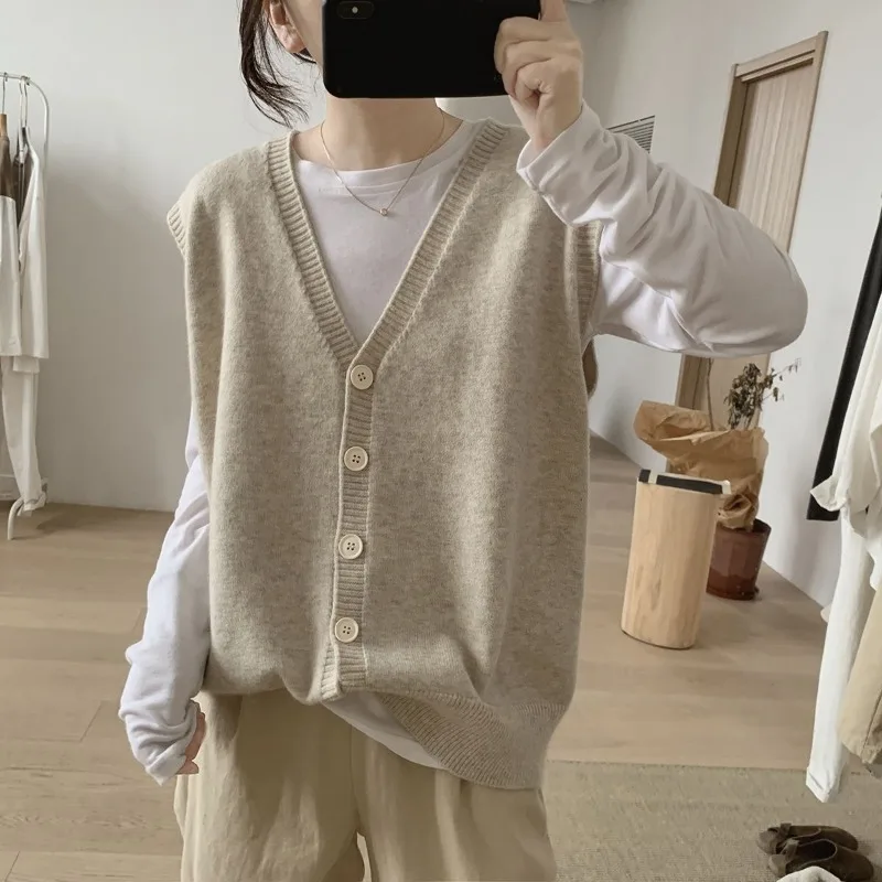 V-neck knitted vest for women loose and slimming Korean version simple sleeveless age reducing cardigan vest