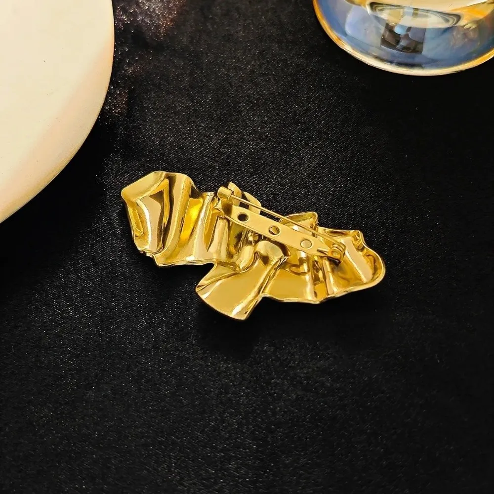 New Abstract Irregular Brooches Metal Silver Color Geometric Brooches Waterproof Gold Plated Lapel Pins Clothes Decoration