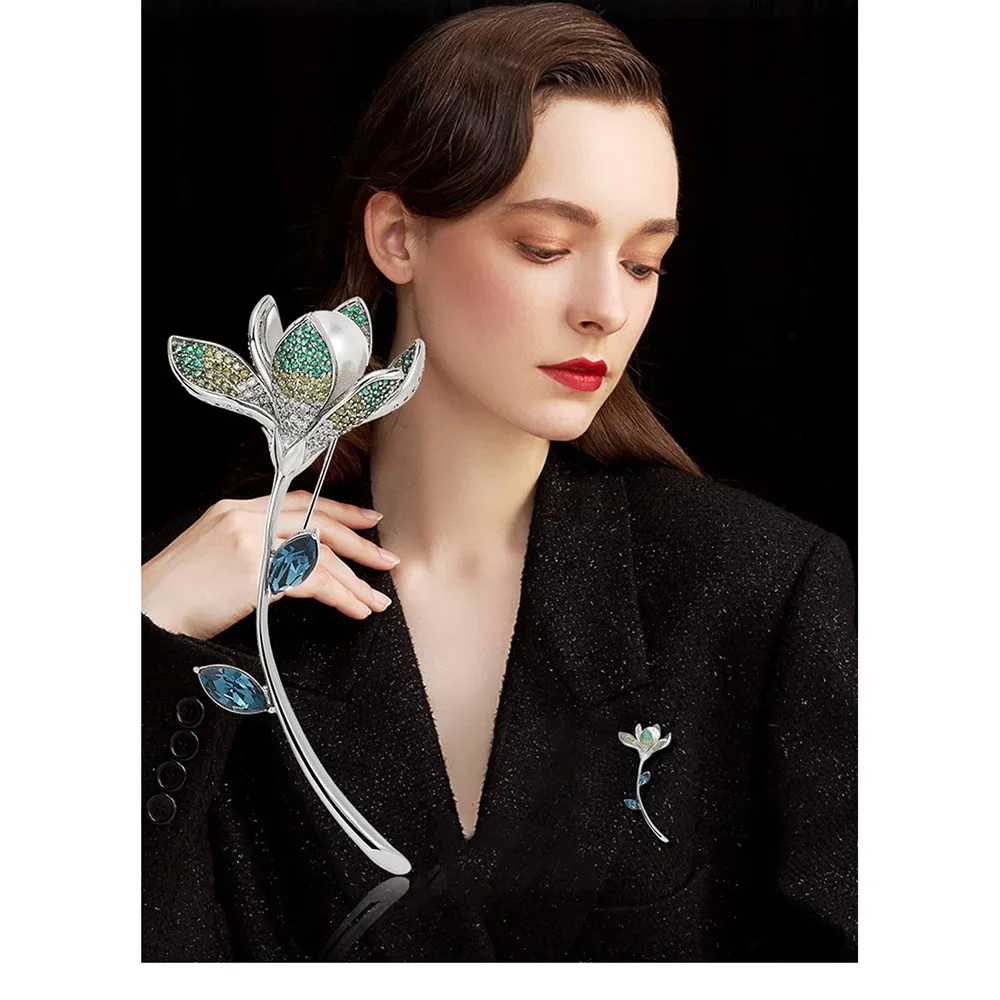 Exquisite Flower High-end Women's High-end Luxury Niche Classic Hollow Design Suit Coat Pin Decoration Office Party Accessories
