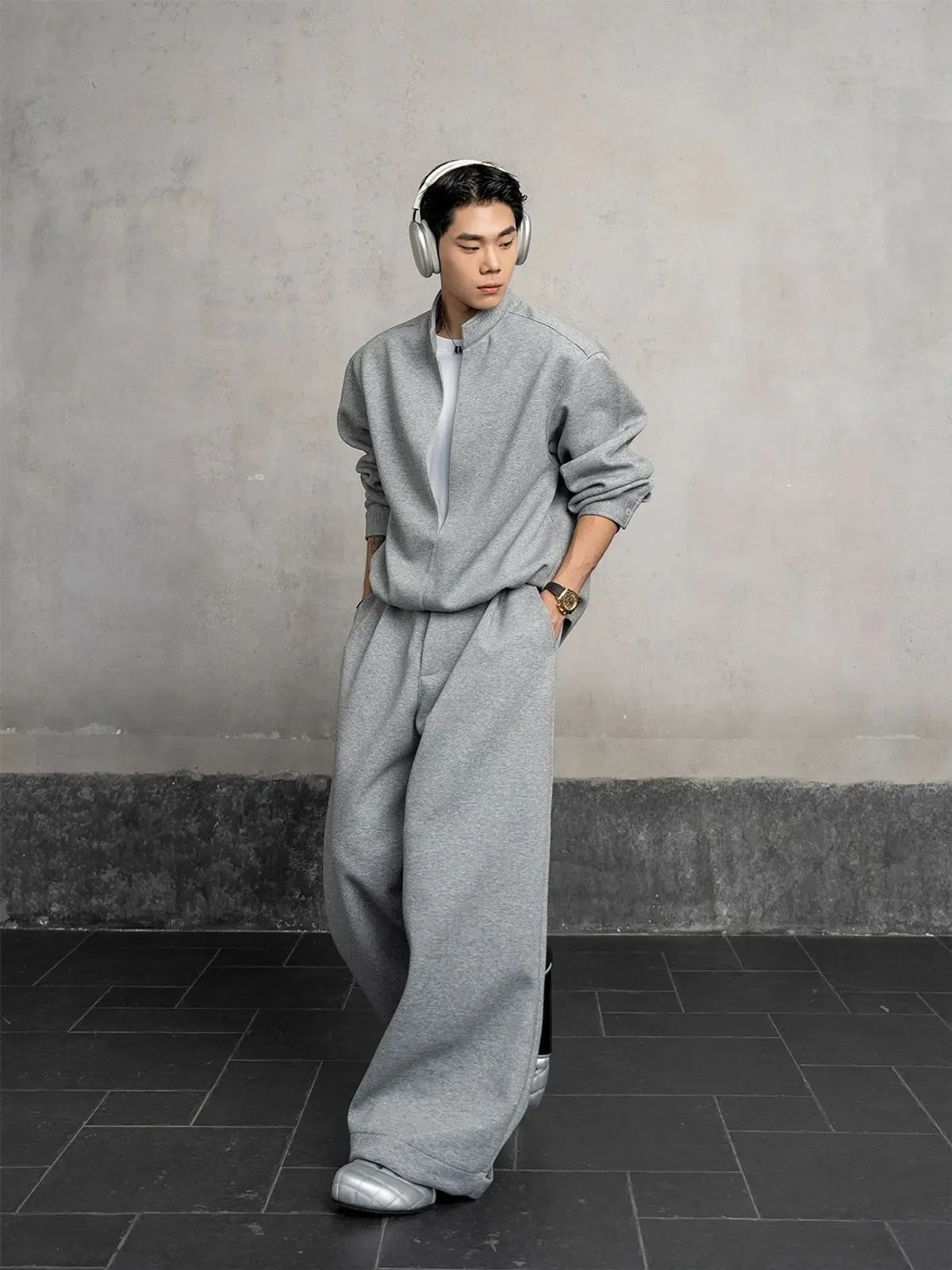 Casual, wide, versatile, fake two-piece sweatshirt for men's autumn loose wide-leg sweatshirt casual suit