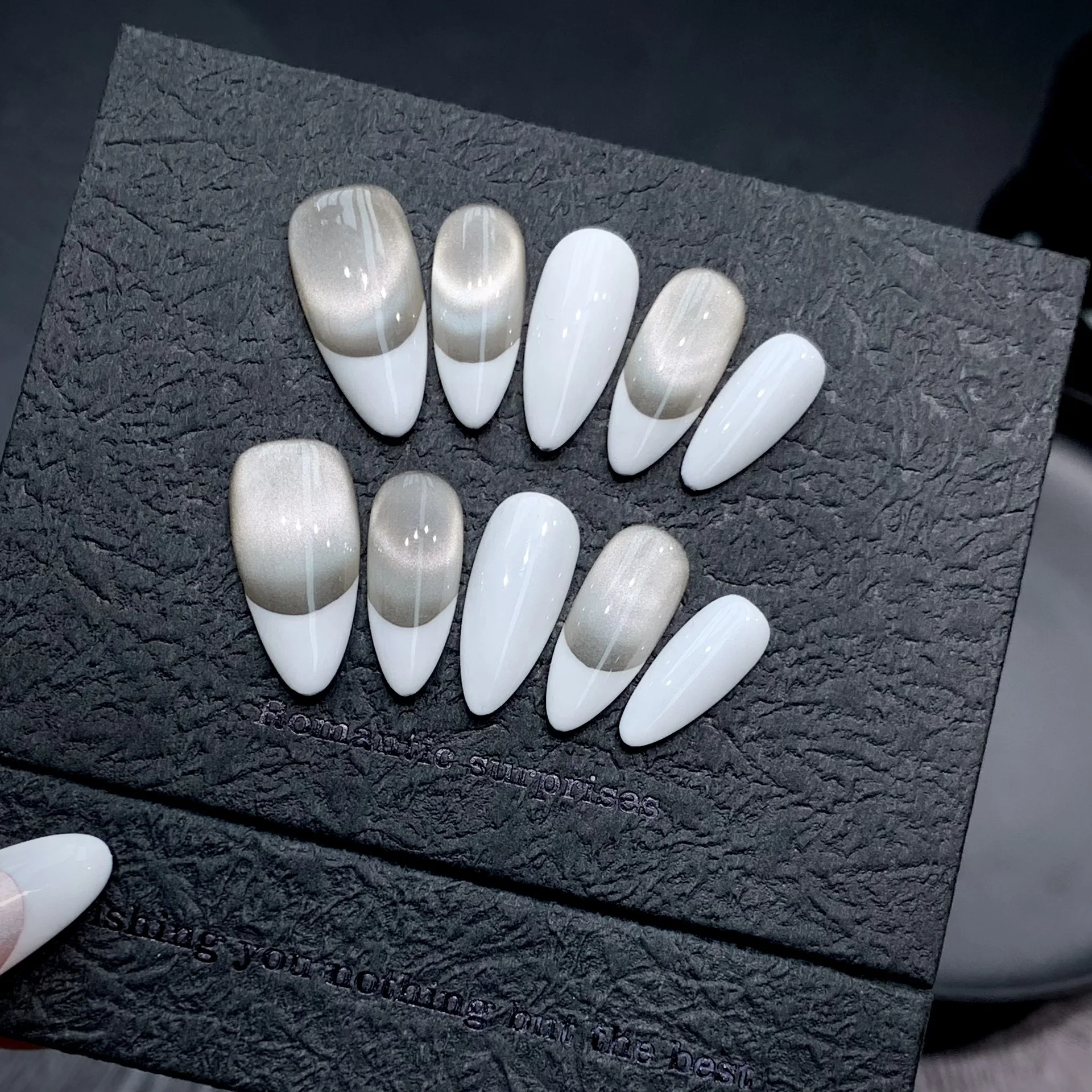 

10pcs Handmade Almond Press on Nails French Style Shiny Cat Eyes Design Fake Nails for Women Girl Wearable False Nails Tip