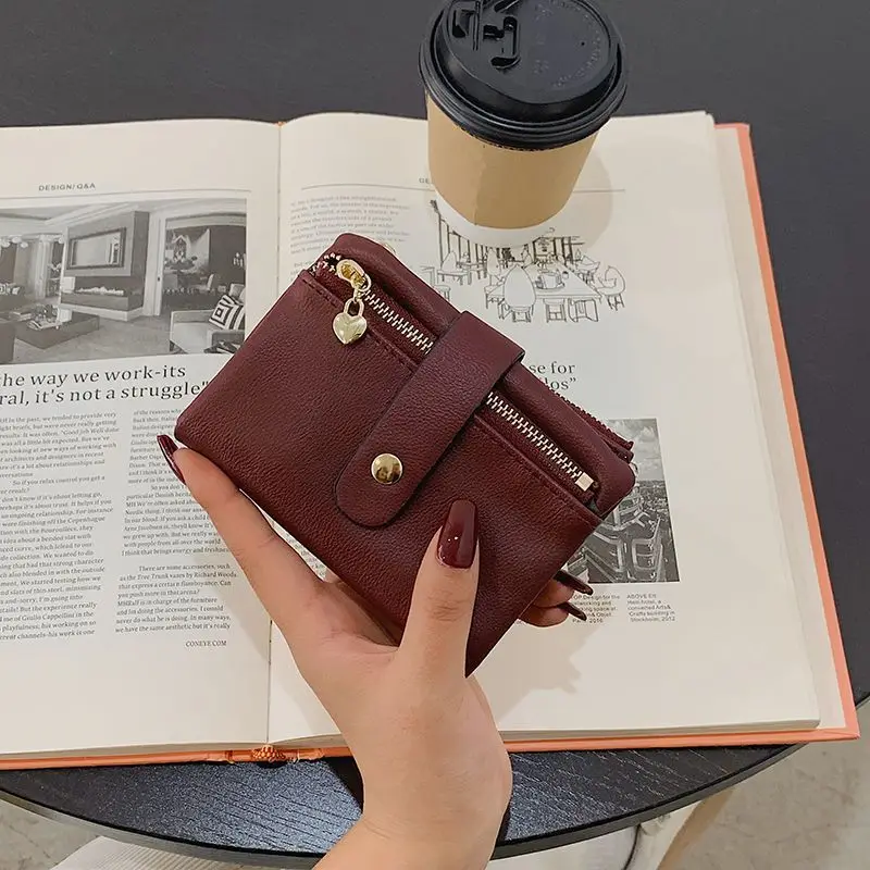 2025 موضة جديدة النمط الأجنبي محفظة المرأة بسيطة الرجعية الجلود الناعمة المتخصصة موضة سعة كبيرة حقيبة المحفظة الطويلة