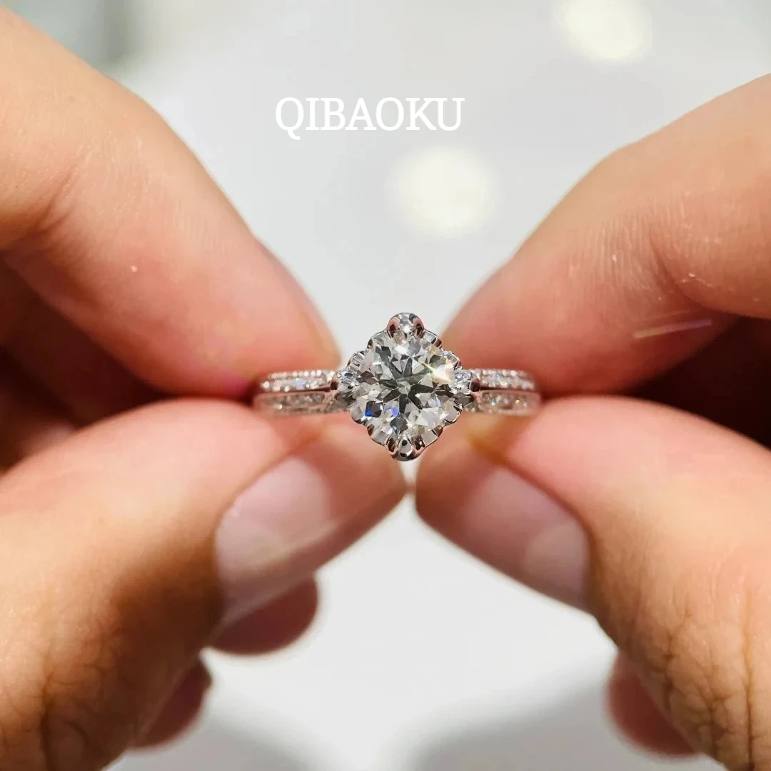 QIBAOKU Luxury 1Carat Moissanite Rings 100% S925 Silver D Color Lab Diamond for Women Wedding Band Gift Jewelry GRA Certified