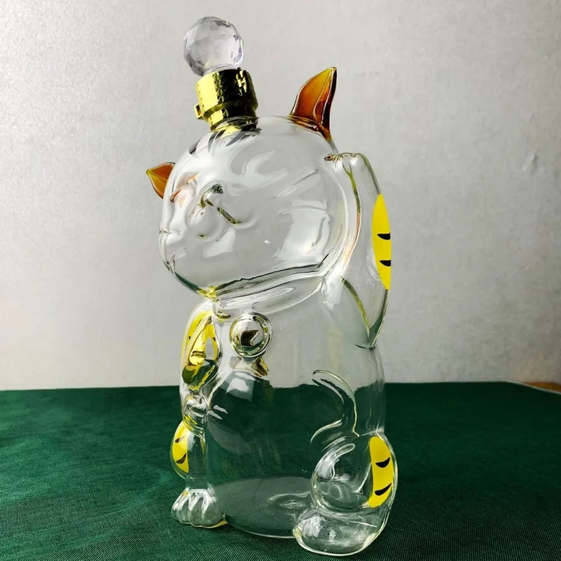 

Maneki-cat high-end bottles, glass special-shaped bottles high-value animal bottles light luxury bottles
