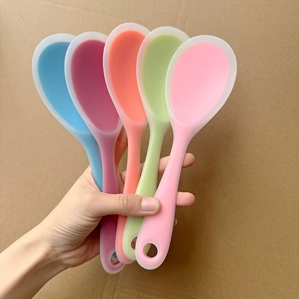 2pcs high-temperature resistant rice scoops, multifunctional kitchen spoons, stirring spoons, salad spoons, food-grade heat-resistant rice scoops, non-scratch inner pot rice scoops, silicone kitchen utensils, five colors random