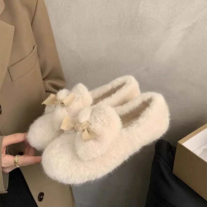 Mocasines sin cordones peludos para mujer, mocasines de conducción con decoración de lazo y forro de felpa, zapatos informales cálidos para interiores y exteriores, invierno 2025