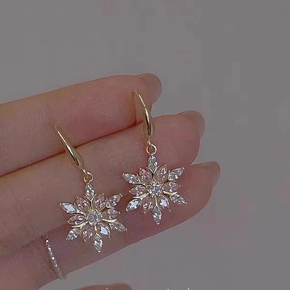 Fashion Women Pink Zircon Snowflake Hook Dangle Earrings for Exquisite Female Wedding Party Christmas Earring Gift Jewelry